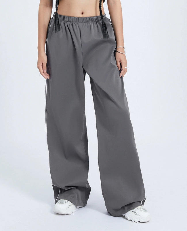 pantalon chandal gris tela plastico estilo antiguo pantalones anchos deporte