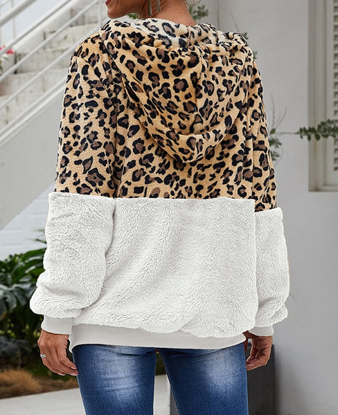 chaqueta blanca pelo leopardo 