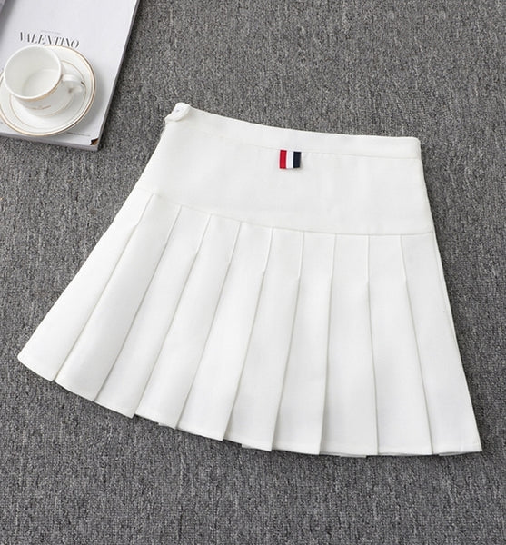 falda de tablas blanca
