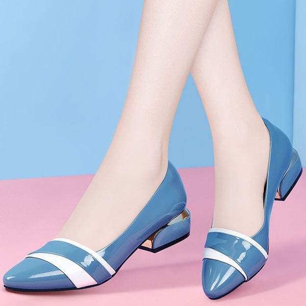 zapatos blancos azules 